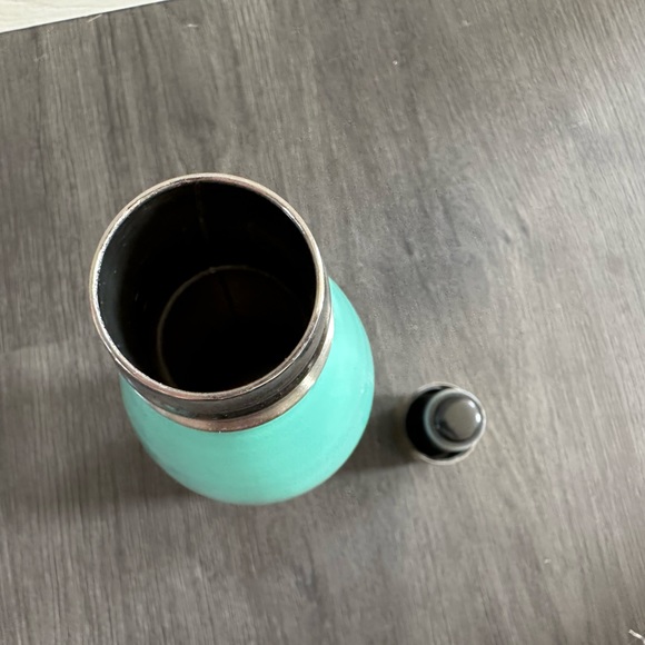 Beach hair don’t care water bottle - good condition - Picture 3 of 3